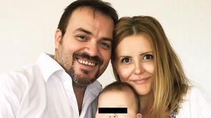 Andreea este cu 20 de ani mai tanara si i-a daruit un copil anul trecut