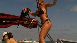 Madalina se distreaza pe cinste la Miami