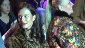 Dana Nastase a stat cu spatele la iubita fiului ei pe tot parcursul prezentarii de moda