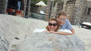 FOTO Andreea Esca a petrecut o vacanta de vis in Oman, alaturi de fiul ei, Aris! Prezentatoarea a platit o adevarata avere pentru a se caza intr-o vila superba! novalue