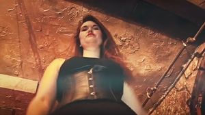 A fost umilită din cauza înălţimii, iar acum femeia poreclită ”Godzilla” şi-a găsit marea dragoste! Cum arată bărbatul novalue