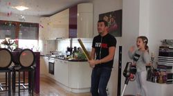 Dan Cruceru e un tatic sincer: "Cum am ajuns să mă bat cu fiică-mea pe aspirator!"