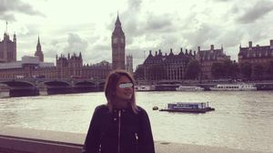 Fata lui Oreste si-a anulat vacanta de la Londra, de Anul Nou, dar incearca sa-si scoata paguba novalue