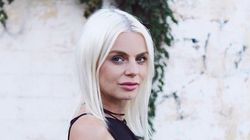 Trece prin momente teribile din cauza sarcinii, dar n-are stare! Jojo s-a urcat pe un scaun si a făcut asta in fata tuturor