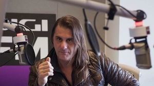 Carmin Ionescu e bucatica rupta din celebrul sau tatal, Marian Ionescu! S-au copiat unul pe altul!