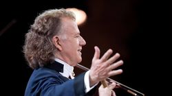 Andre Rieu si-a anulat toate concertele de luna asta dupa ce un instrumentist din orchestra lui a facut infarct! 