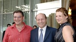 Cum a fost dat de gol Traian Basescu de mama sa ca nu il simpatiza pe ginerele sau, Bodo de la Proconsul: „Lui nu-i prea place de Bogdan, dar daca-i place Ioanei nu poate sa se opuna”