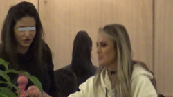 Cand nu striga bingo, Diana Munteanu se joaca la restaurant cu kendama VIDEO EXCLUSIV