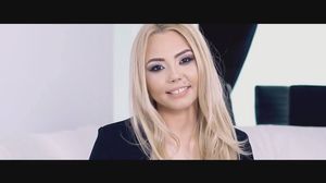 Denisa Manelista, nemachiata! Transformarea ei e uluitoare! Cu parul prins si cu sprancenele nefardate pare de nerecunoscut!