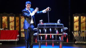 Ciprian este manager si iluzionist la Circul Toredo