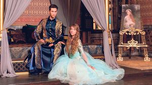 Astazi, de la ora 20:00, premiera serialului fenomen "Kosem", la Kanal D! Sultanul Ahmed o intalneste pe fata de al carui portret s-a indragostit