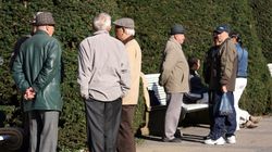 Cum a raspuns Arsinel la intrebarea daca se poate trai cu o pensie de cateva sute de lei, cum au milioane de batrani: "Daca ei traiesc inseamna ca se poate!" Actorul are o pensie colosala