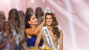 A fost aleasa cea mai frumoasa femeie din lume! Frantuzoaica Iris Mittenaere a iesit Miss Univers