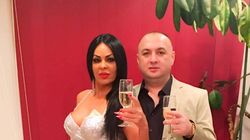 Dana Criminala sfideaza temperaturile de afara! Si-a luat o rochie scurta si s-a "tolanit" in zapada!