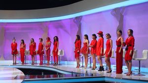 Juratii au vazut rosu in fata ochilor! Si Scufita Rosie ar fi invidioasa pe ele! Concurentele de la “Bravo, ai stil!”, aparitie inedita, in Gala de sambata, de la 20.00, la Kanal D