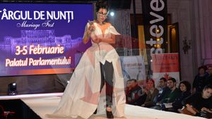 DJ Wanda, aparitie socanta la un targ de nunti! In loc de buchet de mireasa, ea s-a afisat cu o…pisica neobisnuita!!! Avem imagini exclusive