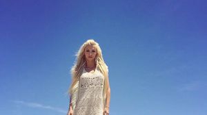 Andreea Balan a postat o fotografie care a bagat toti fanii in boala! Asa arata decolteul super generos al vedetei