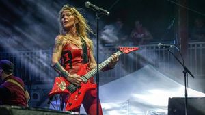 „Regina rock-ului”, Lita Ford: „Fostul sot nu ma lasa sa ascult muzica” Artista concerteaza la Sala Palatului, pe 14 martie!