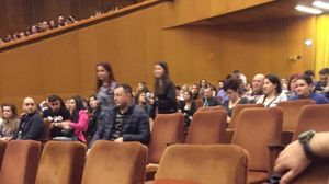 Scaune goale la concertul Deliei de la Sala Palatului! Blonda nu a vandut toate biletele?