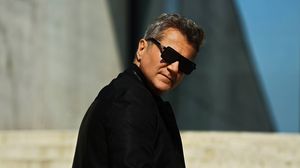 Dan Bittman povesteste in premiera pentru cine a compus „Ochii tai”, cea mai frumoasa balada a trupei Holograf: „Ma indragostisem! A mai durat povestea noastra ceva timp, apoi s-a terminat”