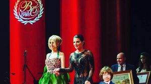 Sotia lui Rares Bogdan a venit pe scena de mana cu fiul ei