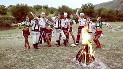 Trei moldoveni din Italia fac furori cu o melodie care o sa te prinda si pe tine imediat! Asculta Trandafir- "Suna-n toata Europa"