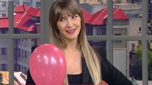 Tinuta de infarct purtata de Adela Popescu in direct! Ce s-a vazut de la brau in jos?