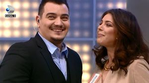 Cristina ICH, declaratie de dragoste inedita pentru Bursucu! Uite cum il da gata pe prezentatorul de la "Roata Norocului”, azi, de la 20.00, la Kanal D VIDEO