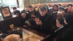 Criza de furie pe care a facut-o Cornel Gales la biserica, in ziua in care a inmormantat-o pe Ileana Ciuculete! Ce l-a enervat atat de tare incat a inceput sa tipe EXCLUSIV