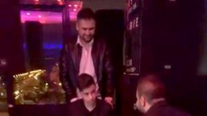 Florin Salam castiga dublu de cand canta alaturi de fiul sau! Danny a incasat euro "fara numar" la o cantare! ”II dedic aceasta piesa fiului meu, sufletului meu, caruia nu-i spun de 3 ori pe an “Te iubesc”, pentru ca nu am timp” Pustiul a avut aceeasi boa