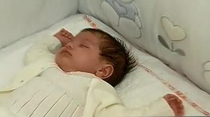 Cum arata vila de 300.000 de euro in care s-au mutat Florin Salam si Roxana Dobre! Gardul alb e murdar deja de la noroi! In fata casei e un morman de nisip VIDEO EXCLUSIV