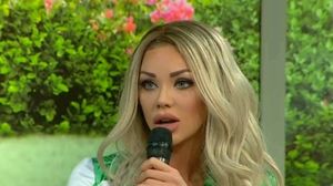 Bianca Dragusanu: "Nu sunt de acord sa o bage pe fetita in cristelnita, nici macar nu o s-o dezbrac! O sa vorbesc cu preotul, nu ma intereseaza ce zice lumea"