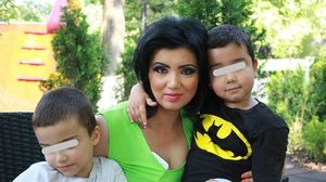 Adriana Bahmuteanu, alaturi de baietii ei, Mihai si Eduard