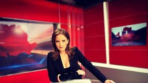 Ioana Maria Moldovan, cu mâna în ghips timp de o lună de zile! Cum a ascuns ”buba” în timp ce prezenta ştirile