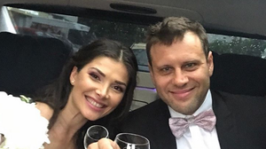 Alina Puscas habar n-avea ca se marita! "La biserica m-am trezit cu surpriza. Mi-a pus cineva un buchet in mana si... Mi s-au taiat picioarele"