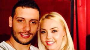 La toate spectacolele, Denisa este insotita de varul ei, Liviu Dovleac, care-i este si impresar