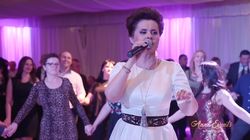 Niculina Stoican incearca sa faca bani din... apa! Dezvaluirile cantaretei de muzica populara despre fabrica in care a investit o adevarata avere! "Sursa de imbuteliere este apa pesterii de la Izverna, un loc care a fost explorat de Jacques Yves Cousteau!