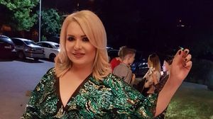 Nu numai Margherita urmareste "Dragoste infinita", ci si Viorica din Clejani! Artista si-a facut o perna cu chipul unui actor din serialul turcesc – Afla despre cine este vorba – Foto!