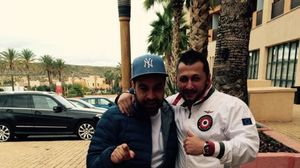 Impresarul lui Salam din Spania se distreaza pe plaje exclusiviste: "Salut toti dusmanii mei, fara voi nu eram asa de frumos!"