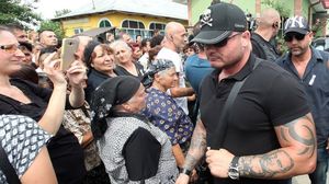 Gestul socant facut de iubitul Denisei Manelista, barbatul sta seara de seara in cimitir! Explicatia lui este uluitoare! “Nu vreau sa o las singura, nu ii placea intunericul!” | EXCLUSIV