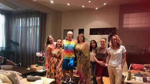 Mariana Bitang a dat petrecere mare in vila sa din Bucuresti! Toata lumea a fost eleganta, in timp ce Octavian Bellu a purtat bermude!