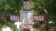 Un anunt ciudat a aparut pe cruce