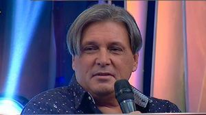 S-a dat meciul serii intre Cornel Gales si Luis Lazarus! Si-au aruncat cuvinte grele in platoul emisiunii WOWbiz: "Mai, Cornel, tu esti ca un cioclu, apari numai cand moare cineva. Tu scoti beneficii din morti?"