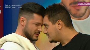 Si-au dat palme in direct, fara mila! Bursucu i-a stricat frizura lui Slav, Victor l-a dat jos de pe scaun! Imaginile sunt dementiale!