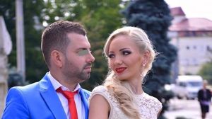 Sora Mariei Constantin s-a lasat de muzica si s-a stabilit in Italia! Camelia face acum kinetoterapie la Milano