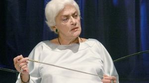 Scandal in ziua inmormantarii Olgai Tudorache! Jurnalista care a povestit cum a facut marea actrita lumina in biserica, pusa sa-si ceara scuze in public! "Preotul a negat tot"
