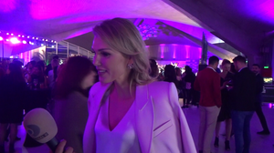 Dezvaluiri din viata Cristinei Rus! Ce a facut in ultimul an de cand nu a mai aparut deloc in viata publica? Vedeta a traversat un moment greu atunci cand sotul ei a fost arestat preventiv VIDEO EXCLUSIV