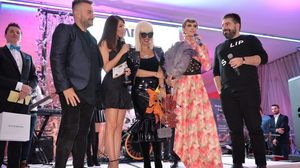 Vedetele „Bravo, ai stil!” - Ilinca Vandici, Iulia Albu, Raluca Badulescu, Maurice Munteanu si Razvan Ciobanu, au urcat pe scena in aplauze pentru a ridica distinctia primita in urma votului publicului pentru "cel mai bun reality show"