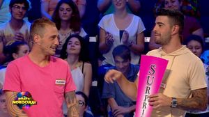 Cum si-au luat teapa Speak si Vladimir Draghia chiar in platoul emisiunii “Roata Norocului”? Aflati in aceasta seara, de la 20.00, la Kanal D