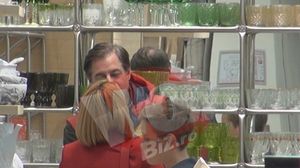 Andreea Esca si Alexandre Eram nu se feresc sa faca gesturi tandre in public